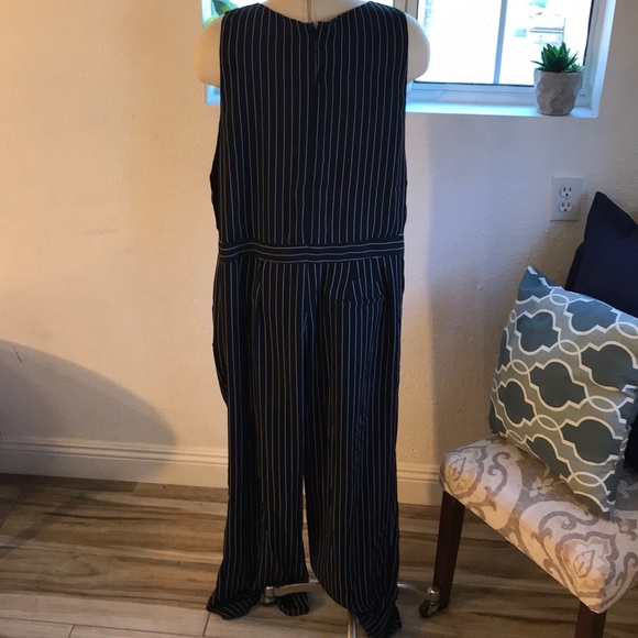 Jumpsuit - Picture 5 of 5